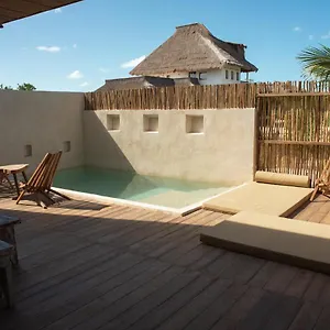 Laisla Villa